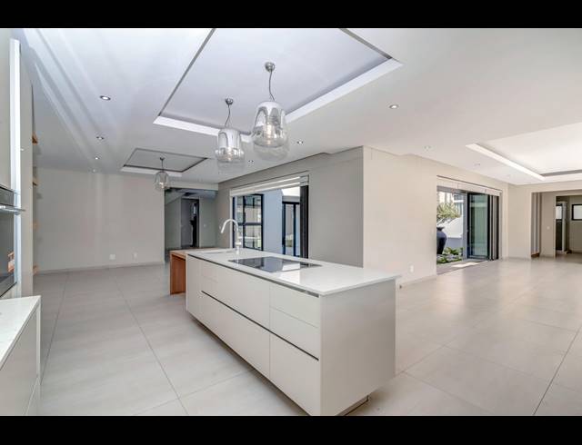 5 BEDROOM GATED ESTATE FOR SALE IN STEYN CITY